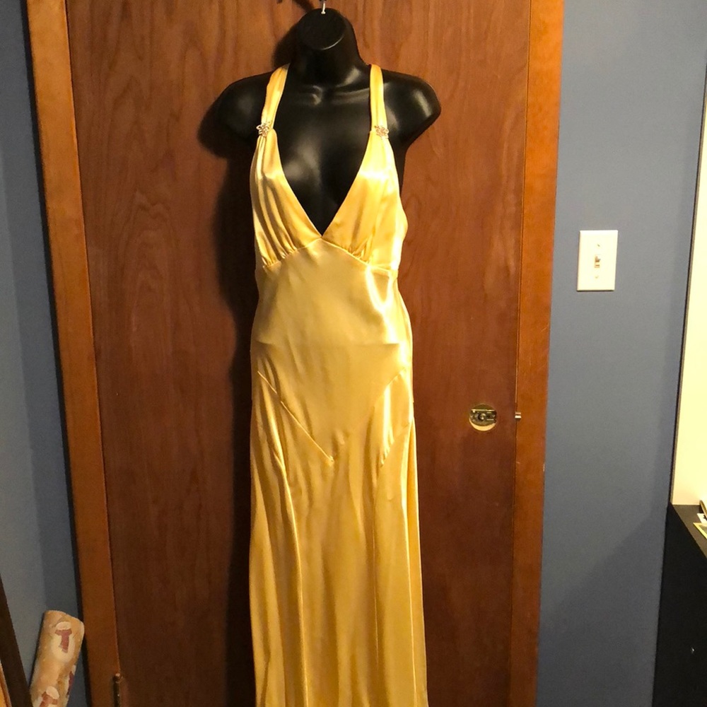 Stunning yellow, formal dress